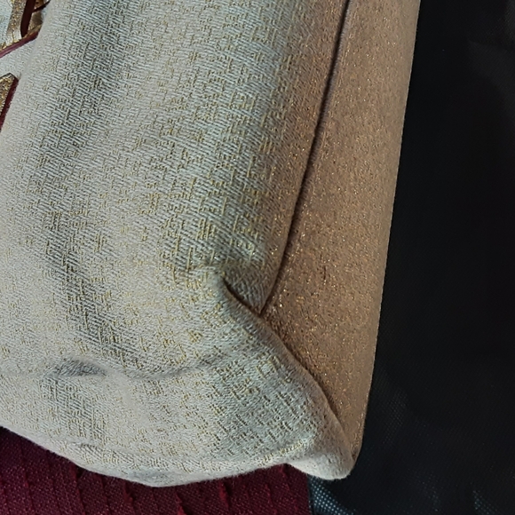 EUC Dooney and Bourke Satchel - Picture 5 of 16